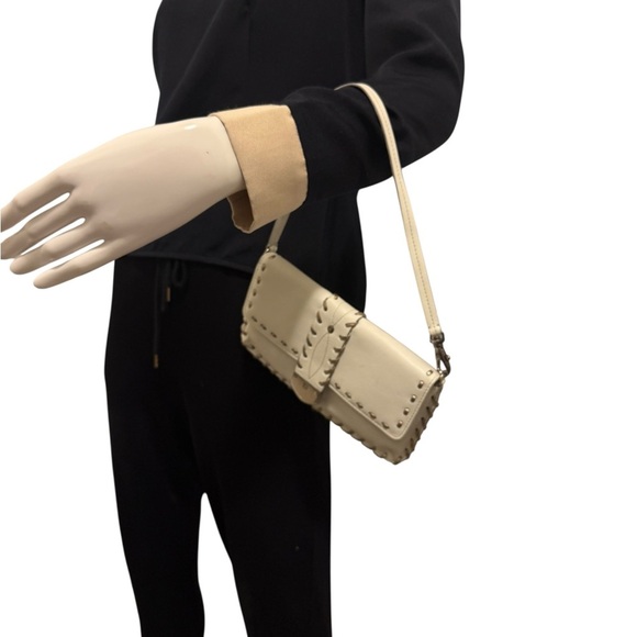 Micheal kors Stylish White Leather Women's Bag - Picture 4 of 14